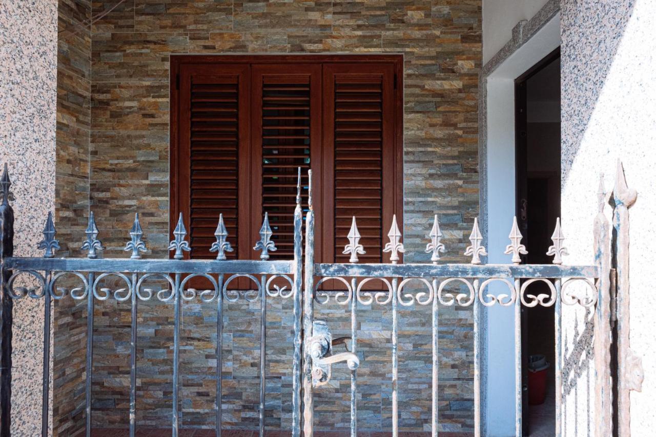 Casa Vacanze Maestrale - By Faendho Porto Torres Exterior photo