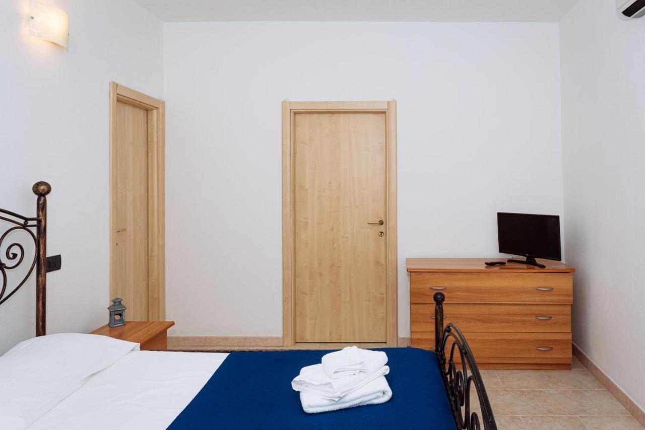Casa Vacanze Maestrale - By Faendho Porto Torres Exterior photo