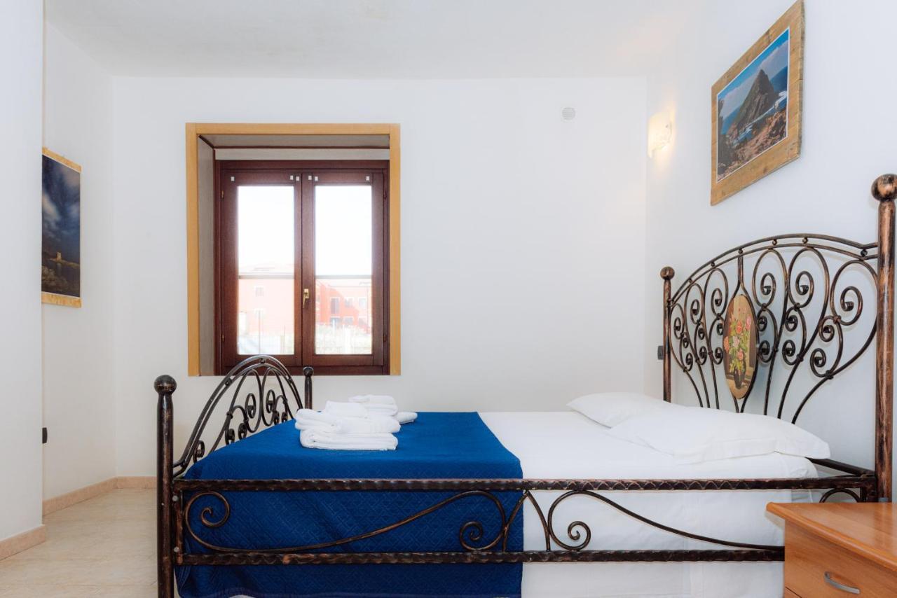 Casa Vacanze Maestrale - By Faendho Porto Torres Exterior photo