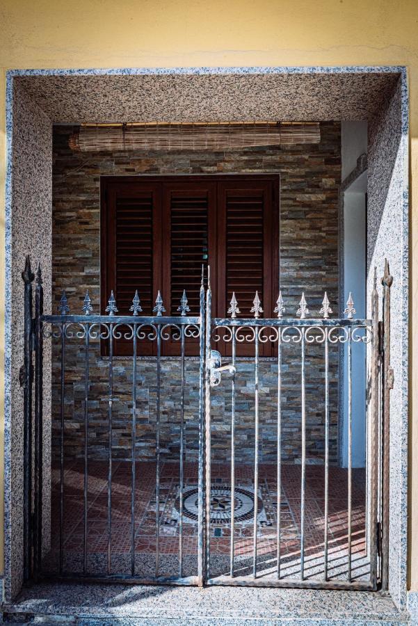 Casa Vacanze Maestrale - By Faendho Porto Torres Exterior photo